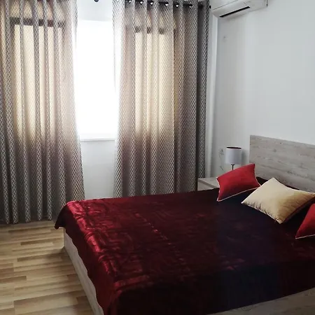 In White Sarandë